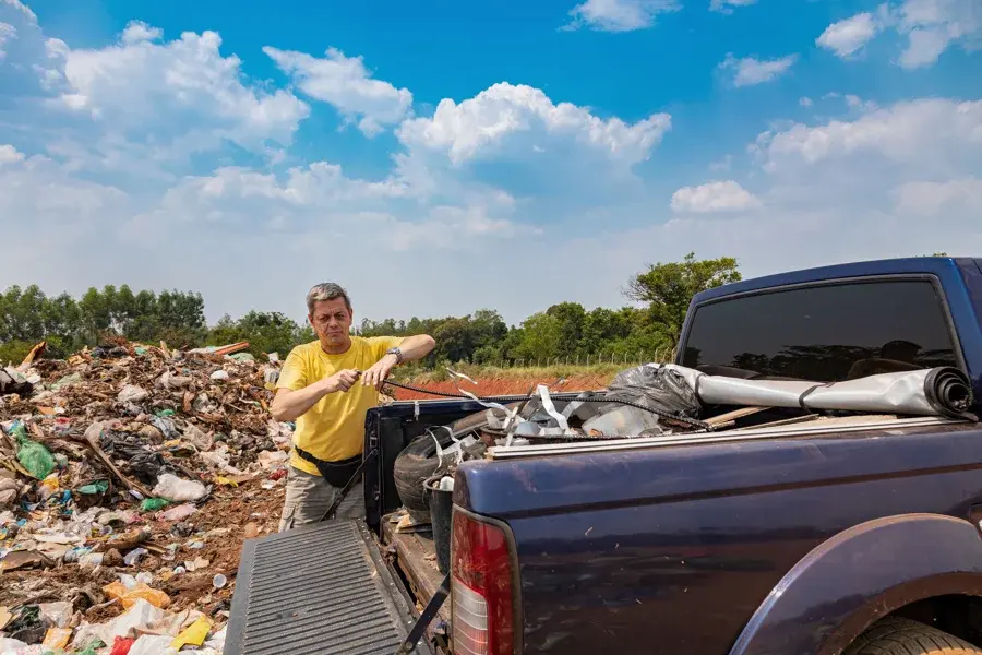 How To Choose A Reliable Junk Pickup Service For Your Needs in Bronson FL